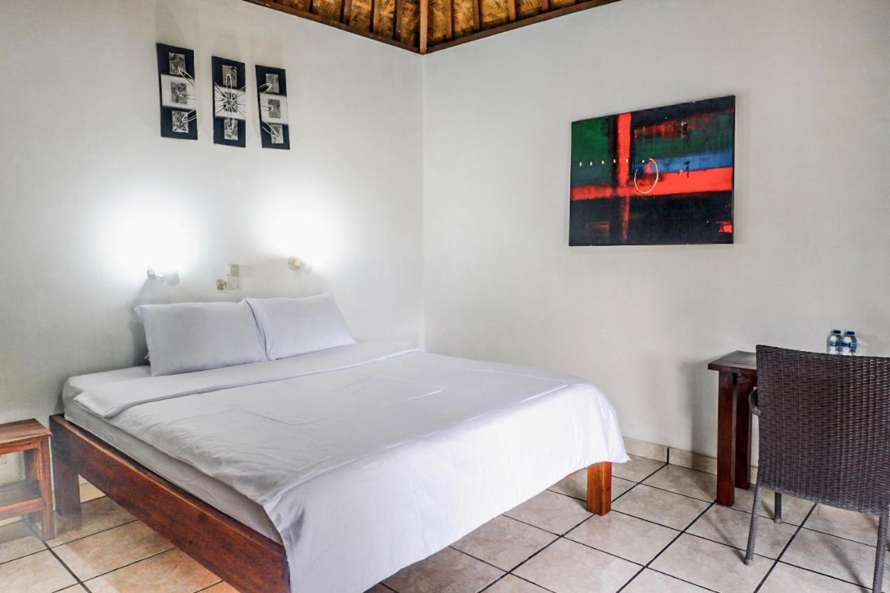 Ocean Sun Homestay Tulamben Екстериор снимка